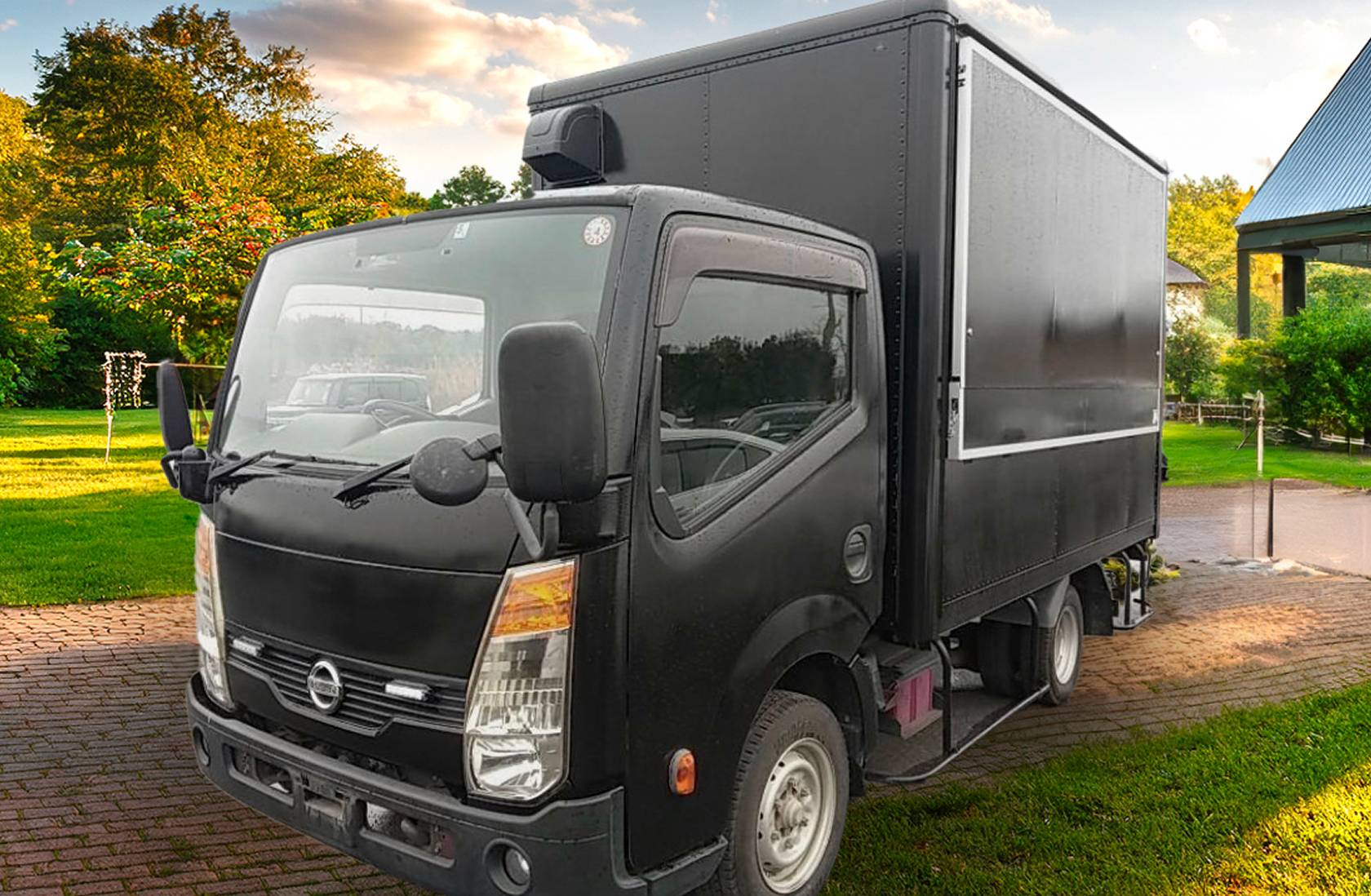 理想のカスタムカーを形にします。